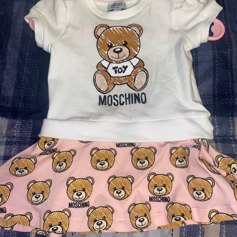 Babygirl moschino dress 3/6 months - Picture 2 of 3
